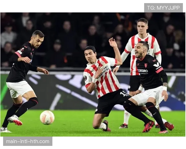 布雷斯特前锋接受采访,谈论球队快速转换战术对个人跑位的要求 布雷斯特前锋接受采访,谈论球队快速转换战术对个人跑位的要求